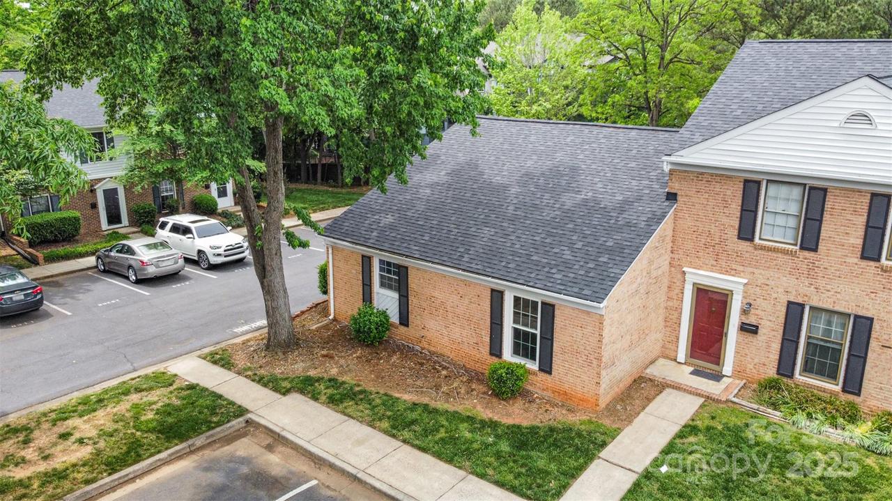 8325 Knights Bridge Rd., Charlotte, NC 28210