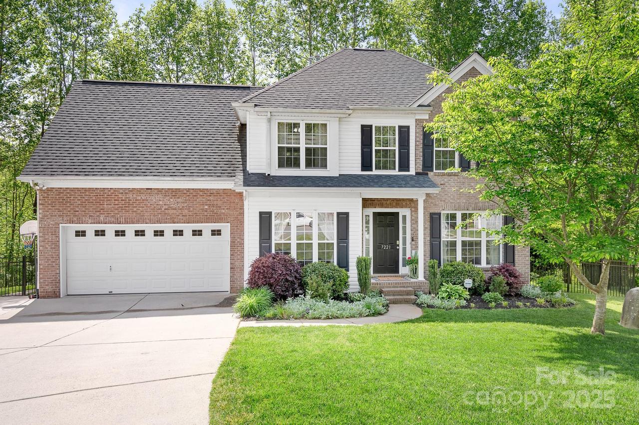 7221 Quail Hunt Dr., Stanley, NC 28164