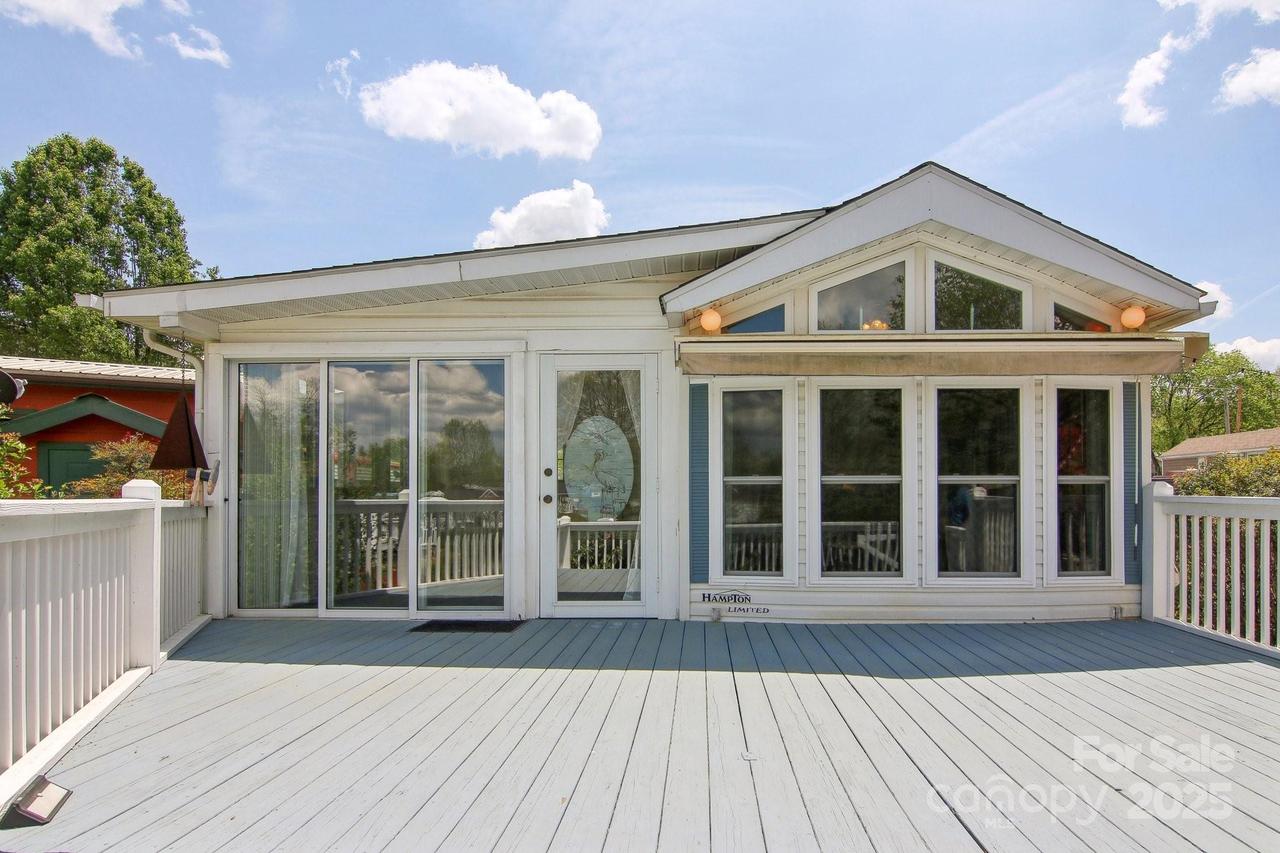 222 Pike Point, Waynesville, NC 28785