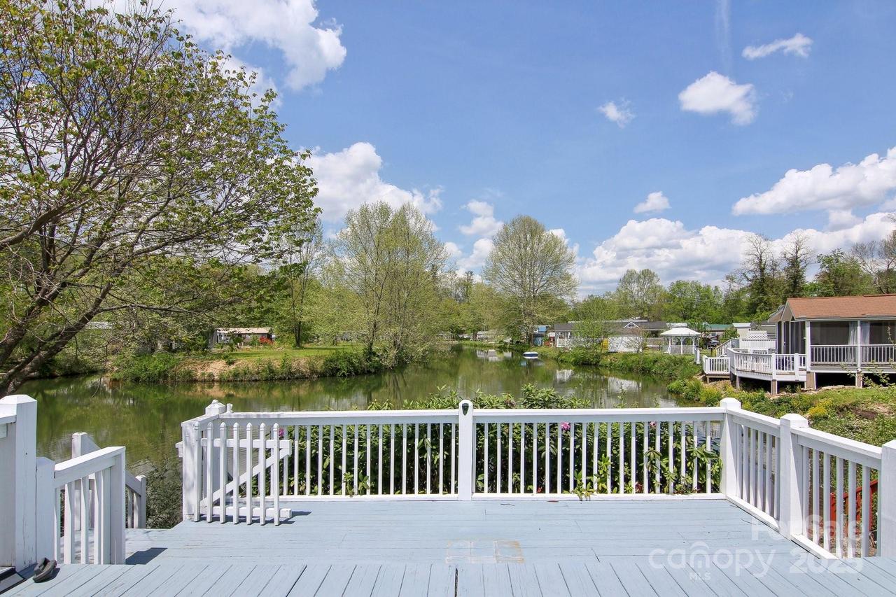 222 Pike Point, Waynesville, NC 28785