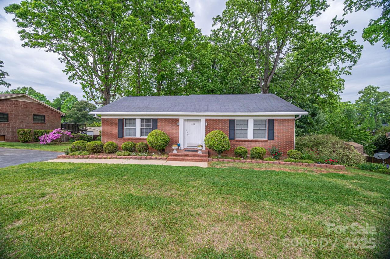 808 6th Ave., Conover, NC 28613