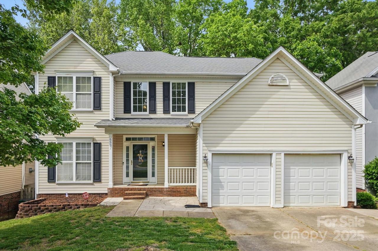 6501 Harburn Forest Dr., Charlotte, NC 28269