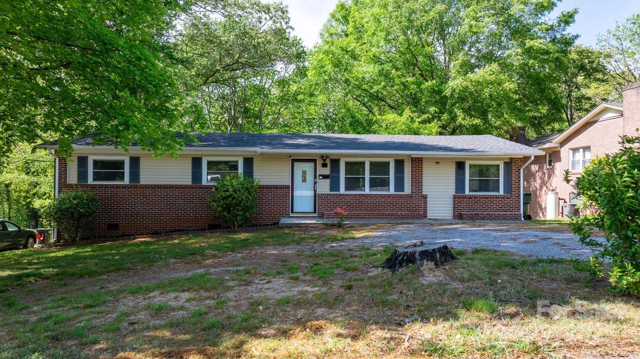 634 SE 7th Avenue Pl., Hickory, NC 28602