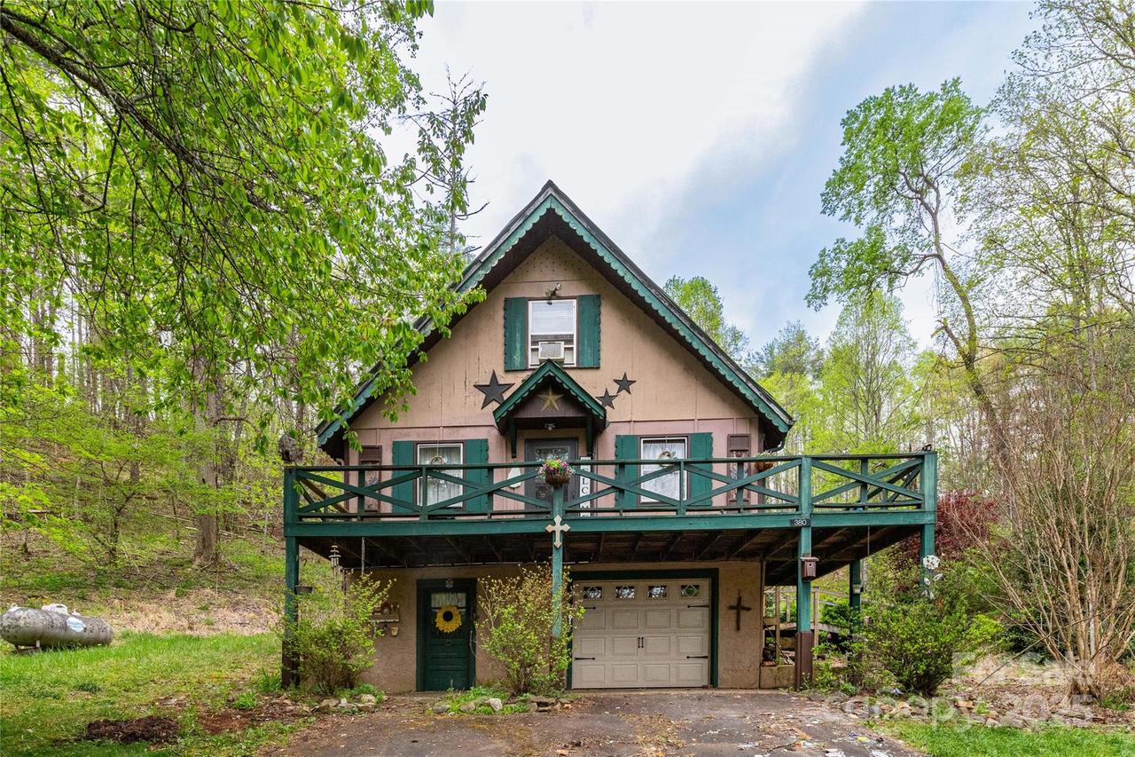 380 Echo Hill Dr., Green Mountain, NC 28740
