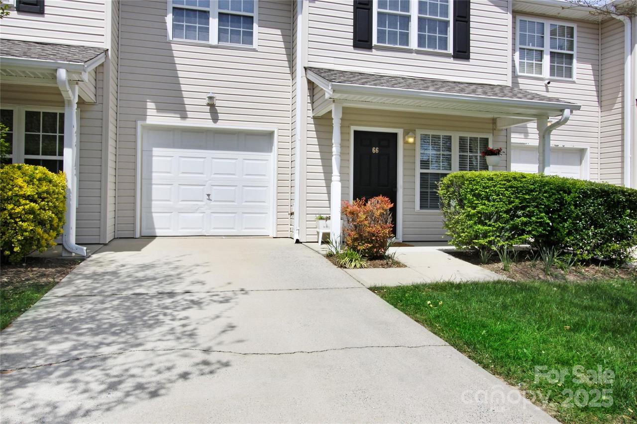 66 Yorktown Cir., Fletcher, NC 28732