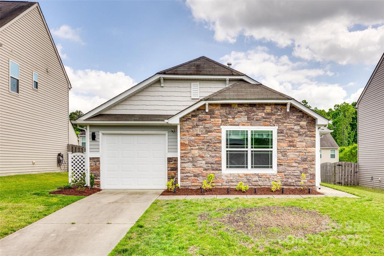 2810 Berry Creek Rd., Charlotte, NC 28214