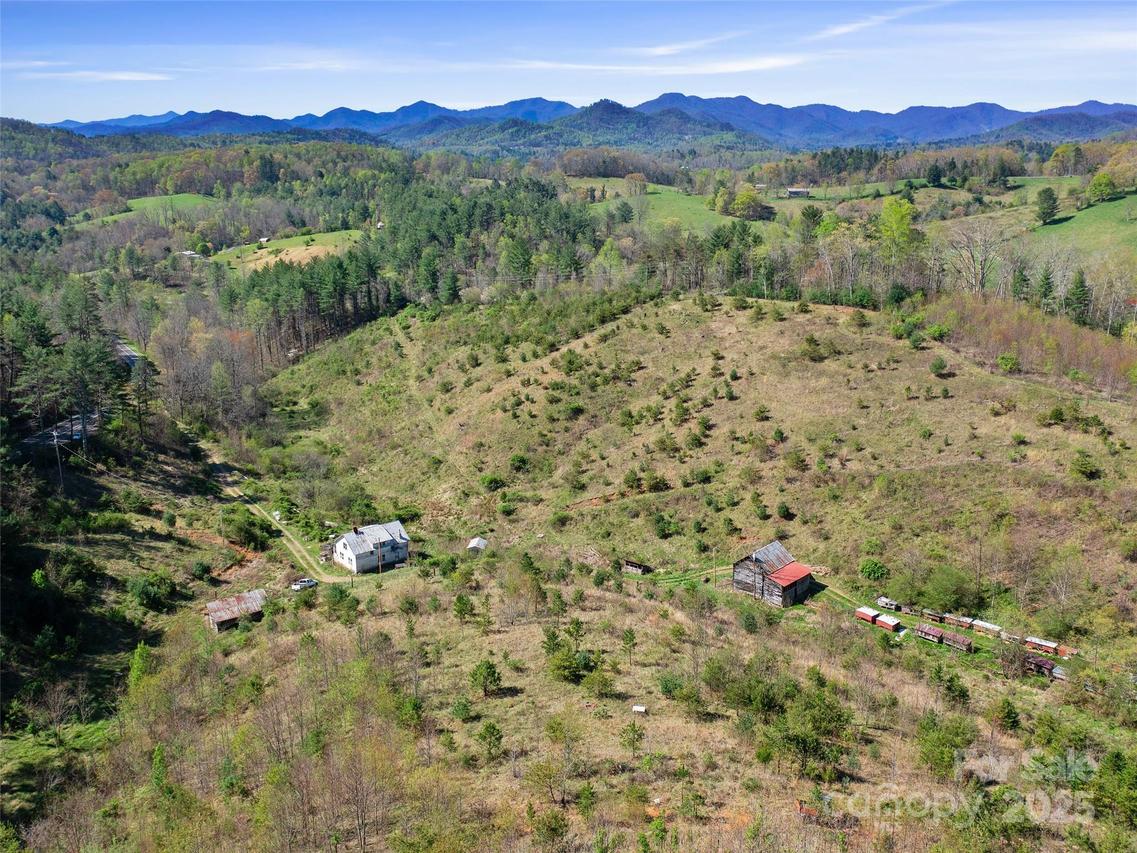 6370 Meadows Town Rd., Marshall, NC 28753