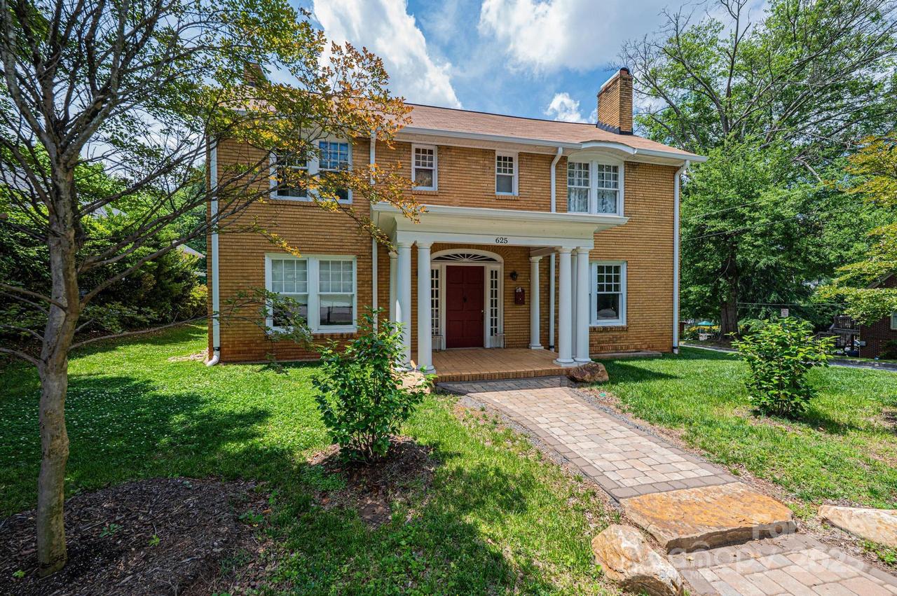 625 2nd St., Hickory, NC 28601