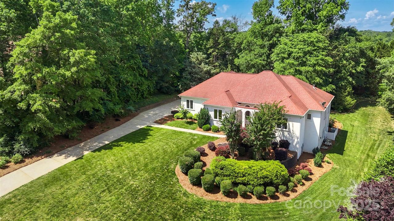 1004 Berwick Ct., Waxhaw, NC 28173