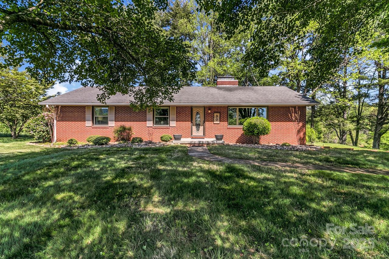 30 Ramsey Rd., Asheville, NC 28806