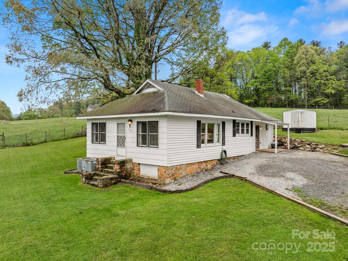 258 Roper Rd. #3, Flat Rock, NC 28731