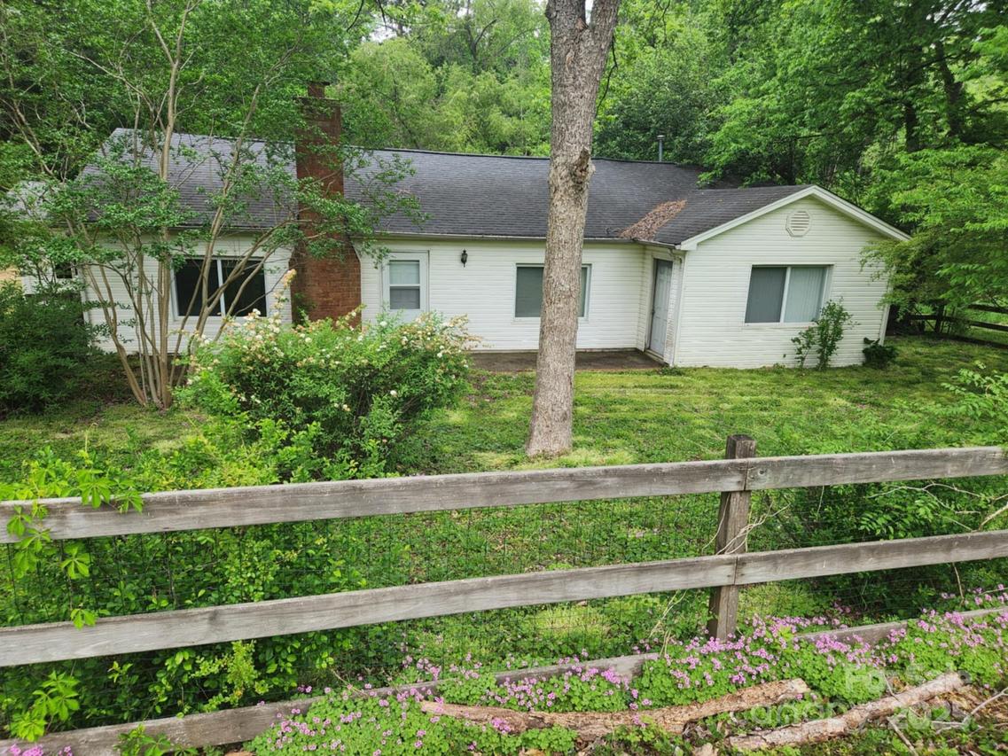 35643 City Lake Dr., Albemarle, NC 28001