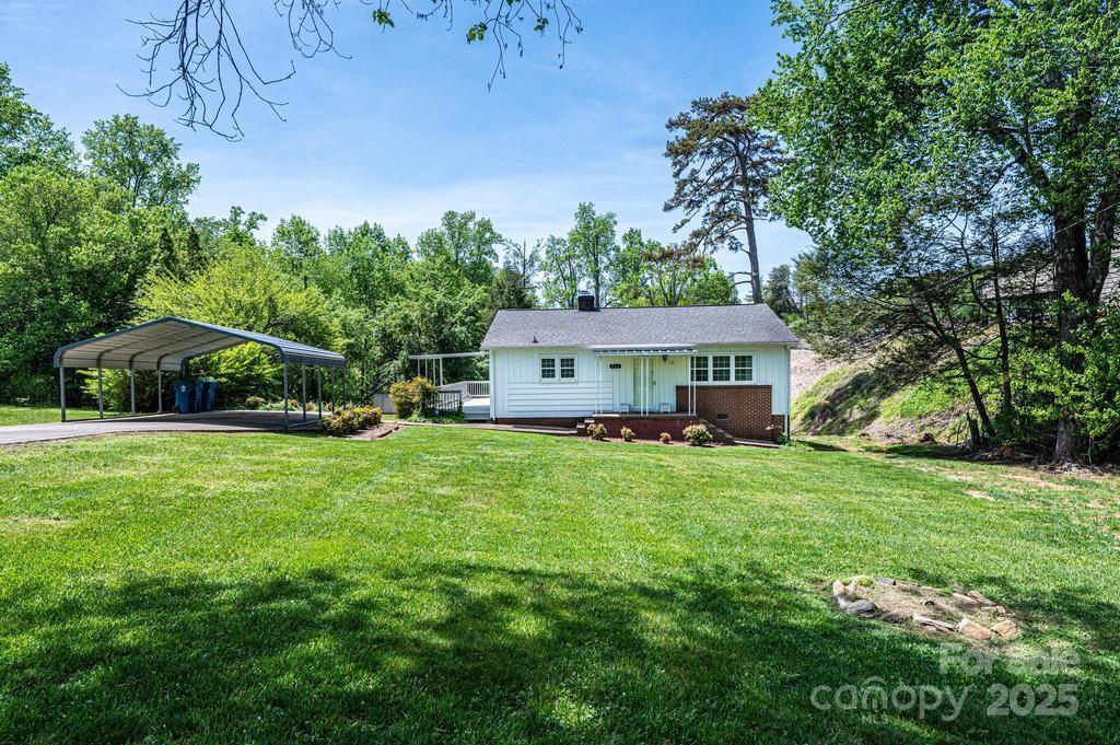 930 39th St., Hickory, NC 28602