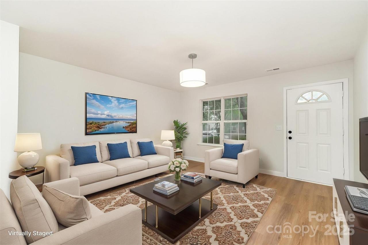 1620 Crandon Dr., Charlotte, NC 28216