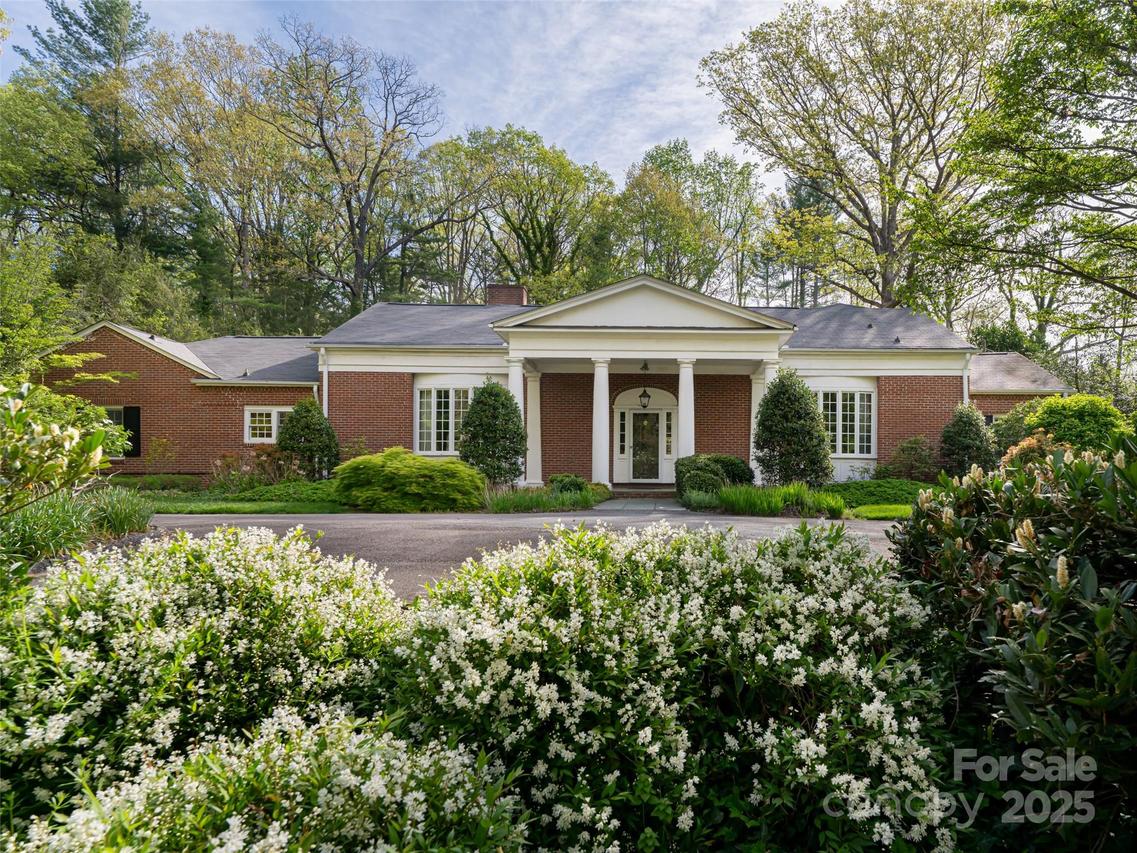 10 Stuyvesant Rd., Asheville, NC 28803