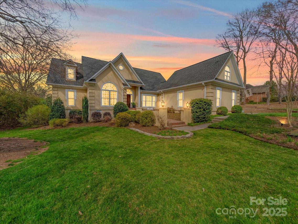 110 Hidden Pastures Dr., Cramerton, NC 28032