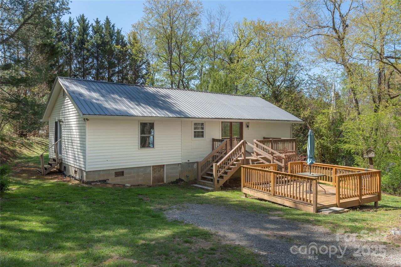 43 Laurel Pines Church Rd., Fairview, NC 28730