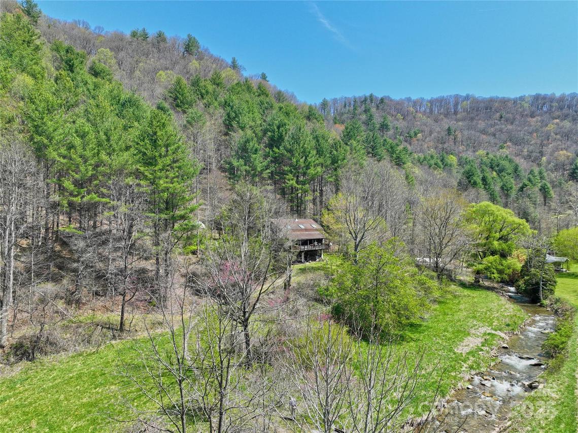 15211 Nc 209 Hwy., Hot Springs, NC 28743