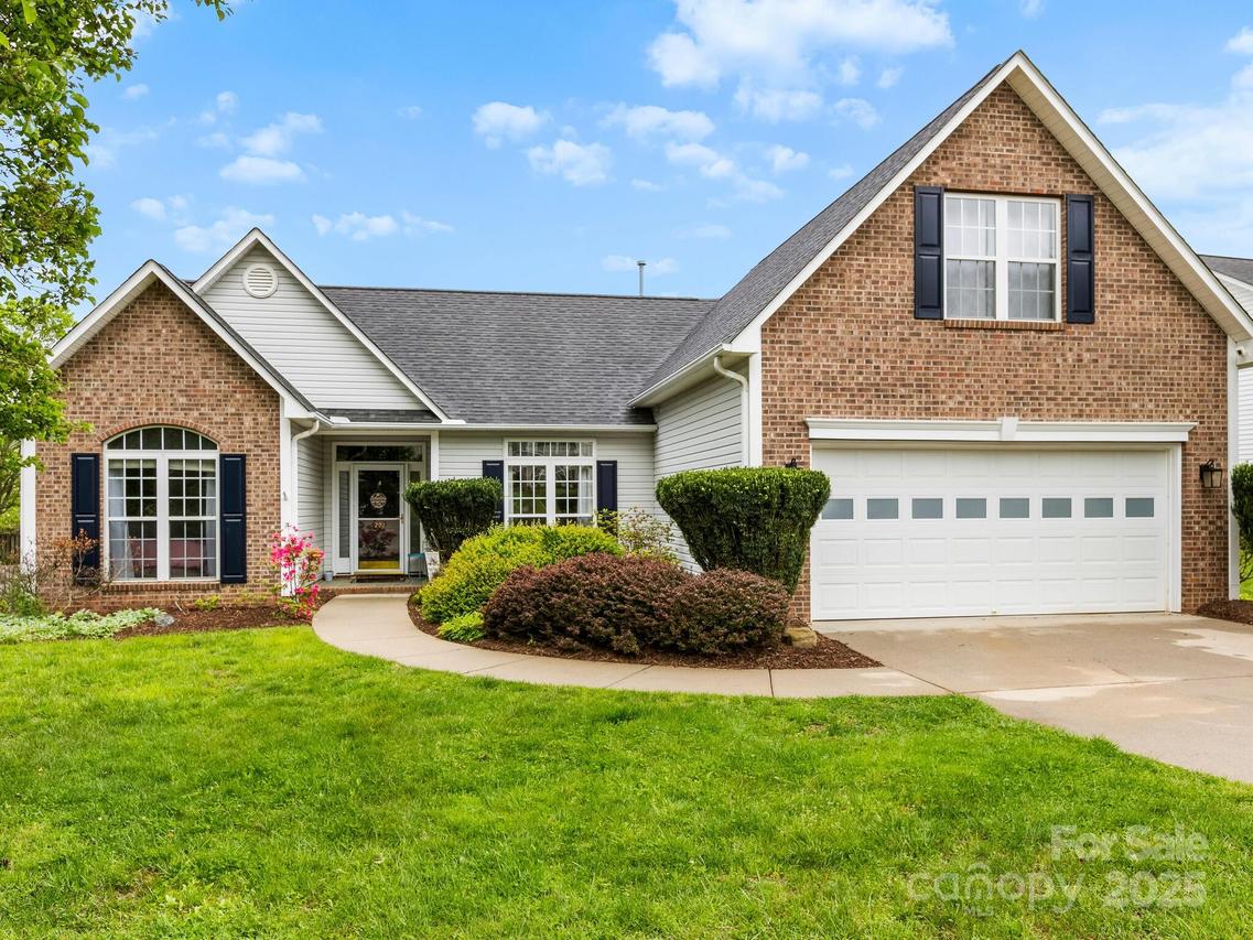 207 E Farm Creek Dr., Asheville, NC 28806