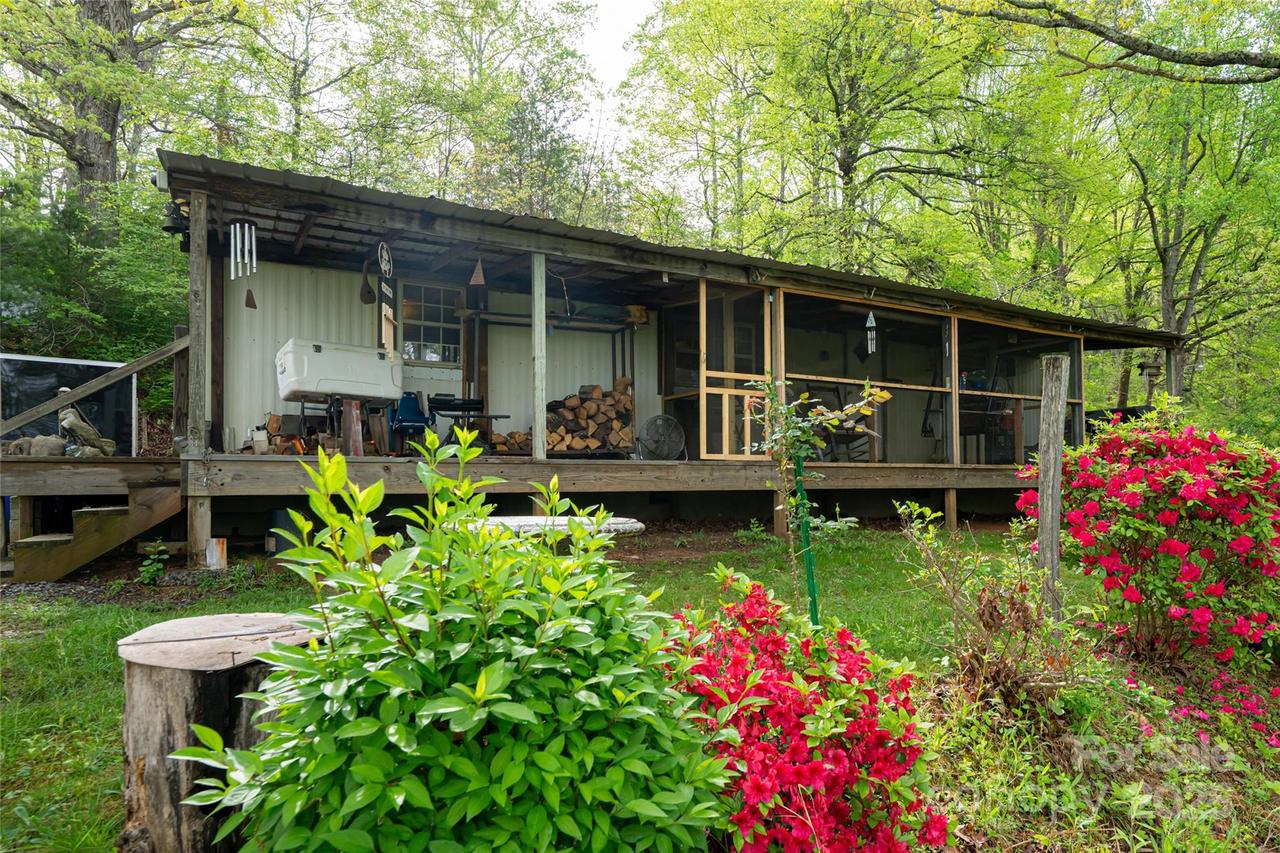 25 Coal Creek Ln., Weaverville, NC 28787