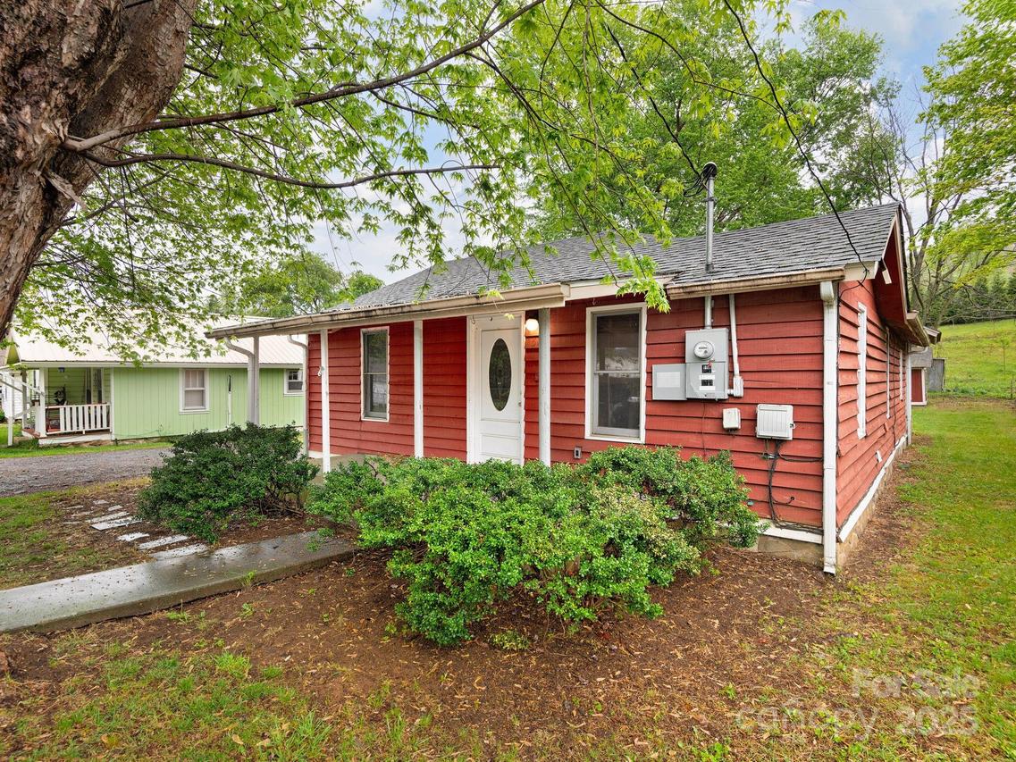 57 Mull St., Waynesville, NC 28786