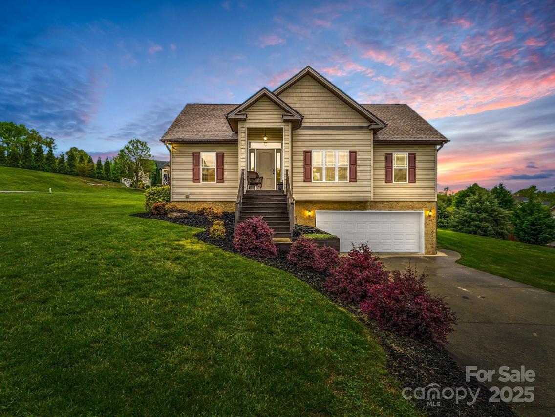 415 Beck Creek Cir., Flat Rock, NC 28731