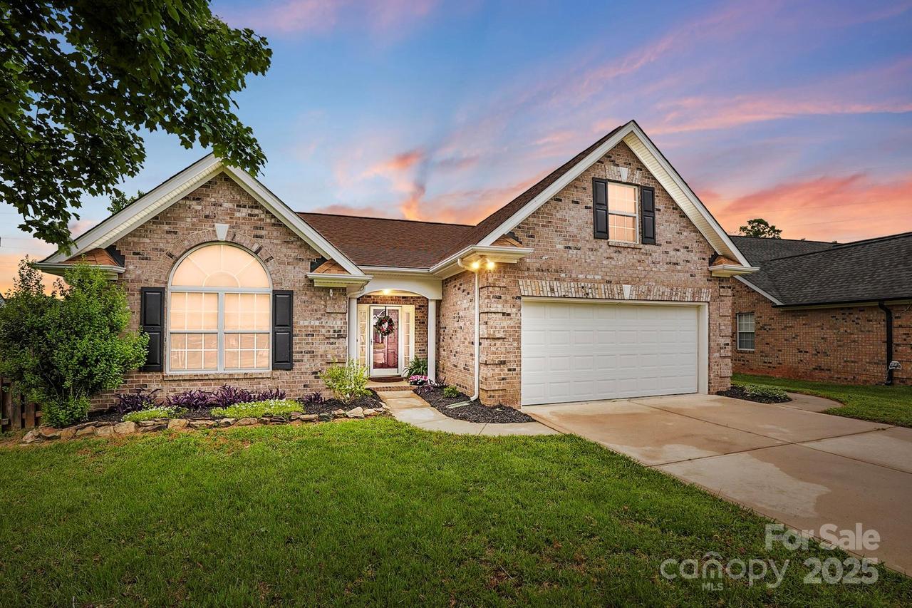 3327 Flagler Cir., Midland, NC 28107