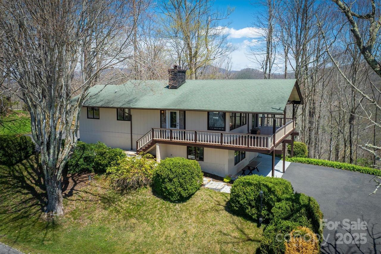 405 Strawberry Ln., Newland, NC 28657