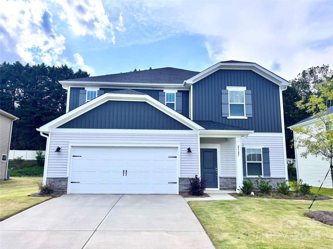 2127 Rolling Hills Ct., Stanley, NC 28164