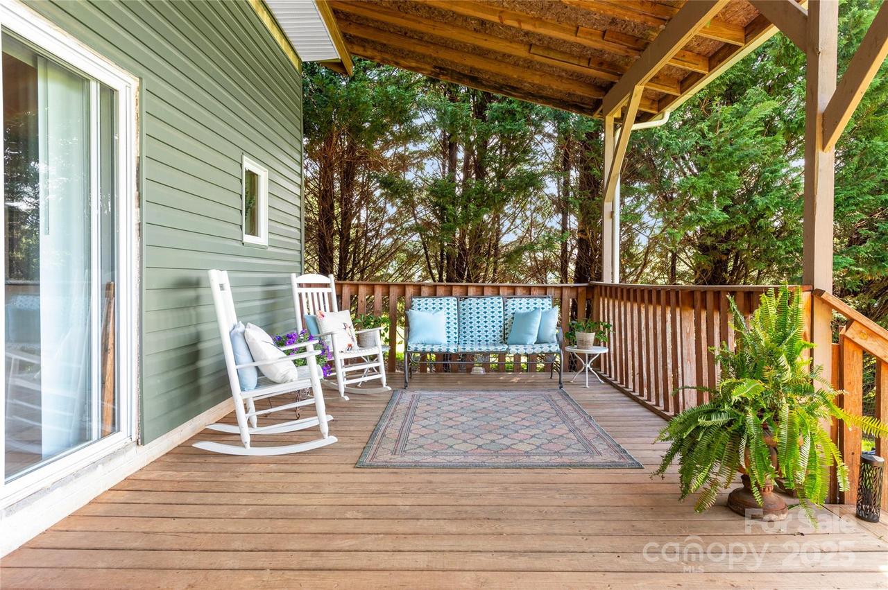67 Twin Elm Knoll, Hendersonville, NC 28792