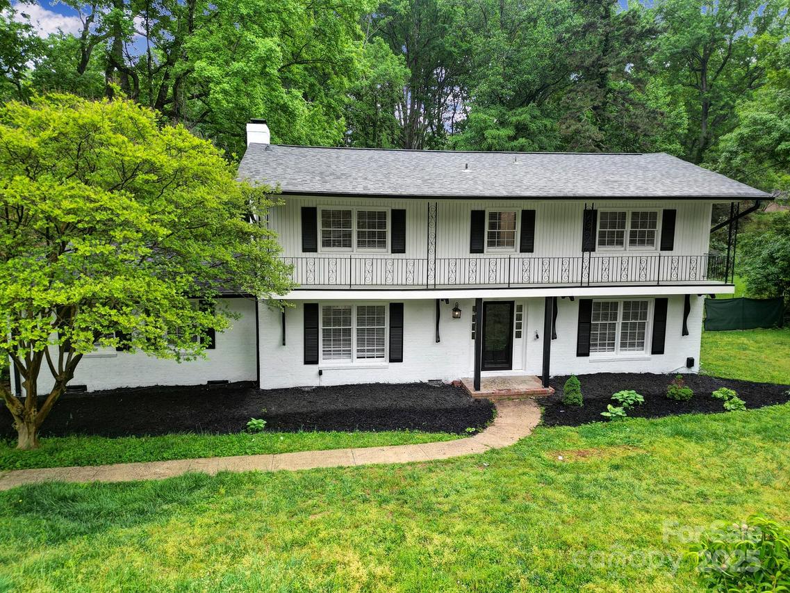 7531 Linda Lake Dr., Charlotte, NC 28215
