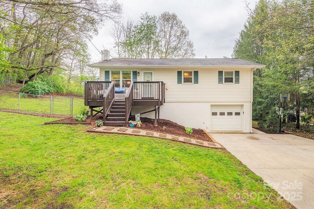 44 Arrowhead St., Clyde, NC 28721