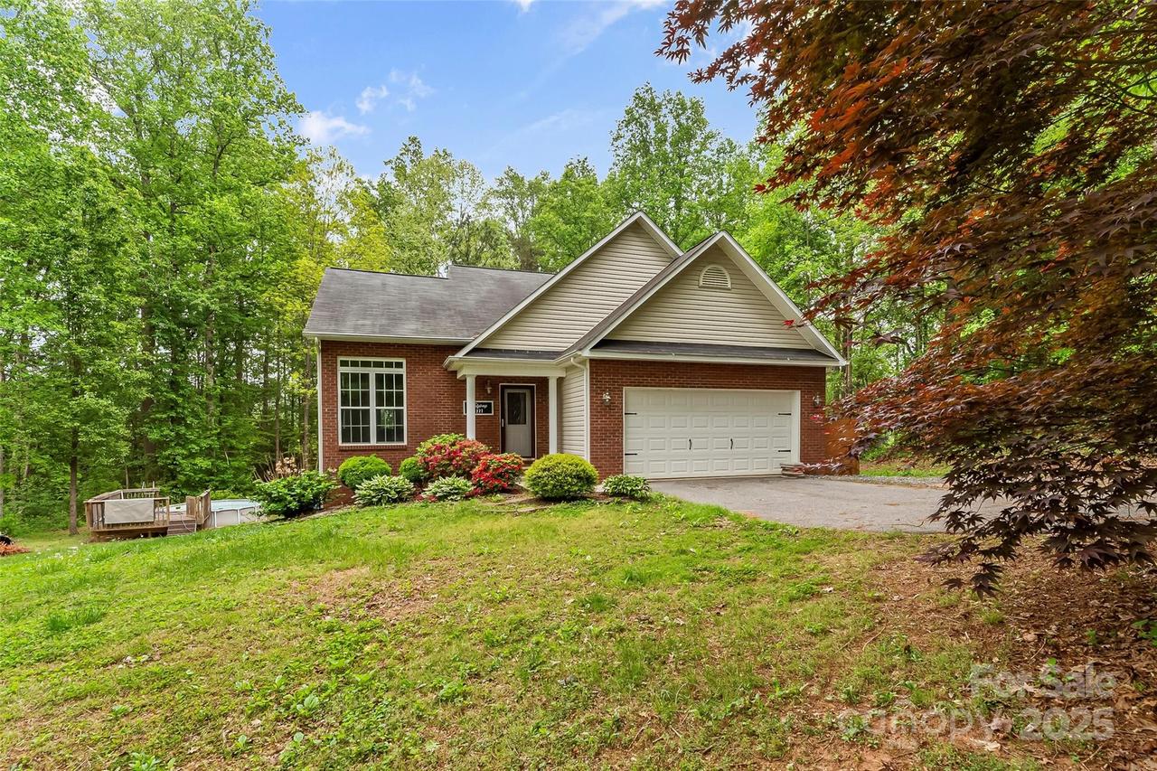 4927 Gateway Dr., Claremont, NC 28610