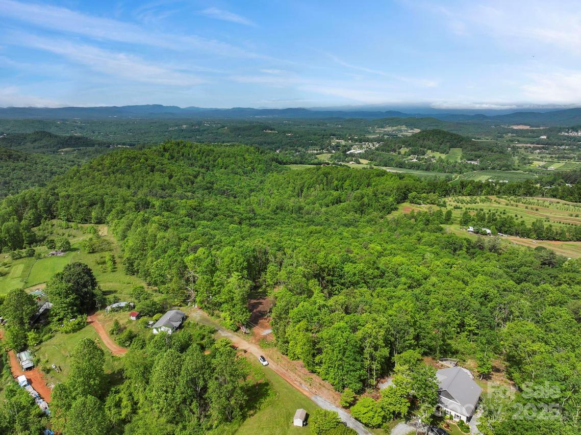000 John Delk Rd. #2&6, Hendersonville, NC 28792