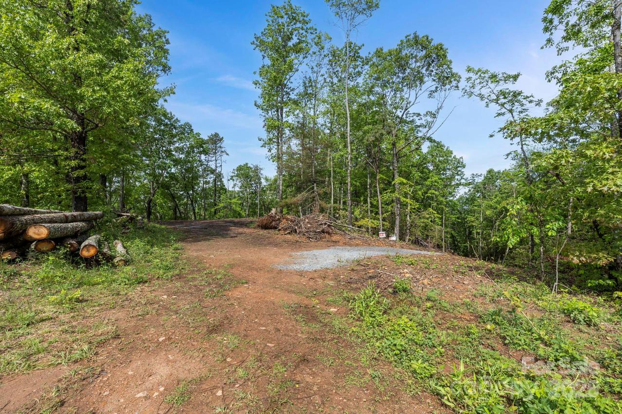 000 John Delk Rd. #4, Hendersonville, NC 28792