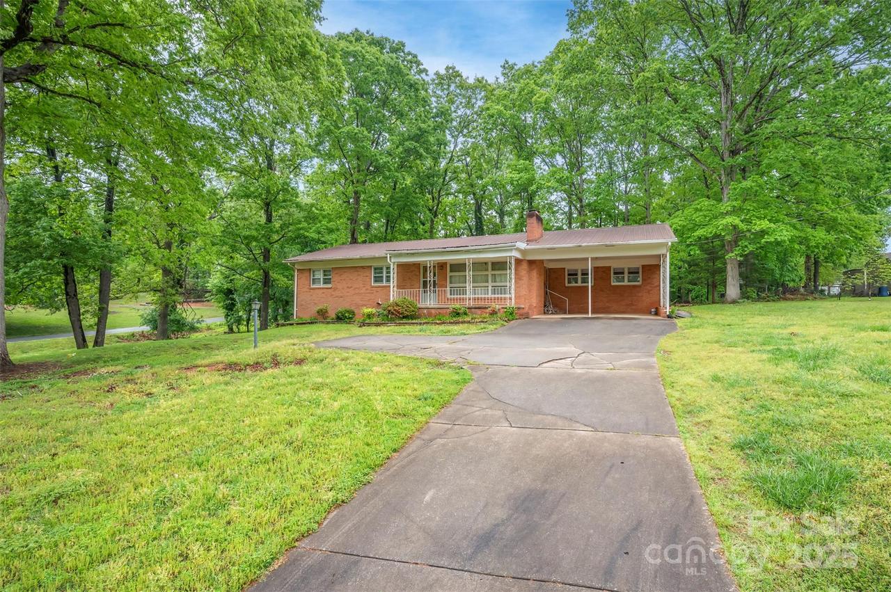 113 Dogwood Ave., Forest City, NC 28043