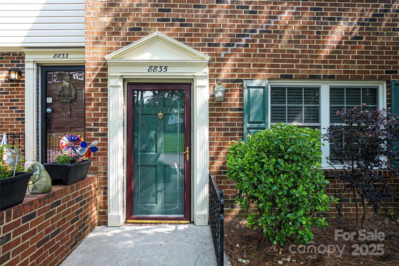 8835 Hunter Ridge Dr., Charlotte, NC 28226