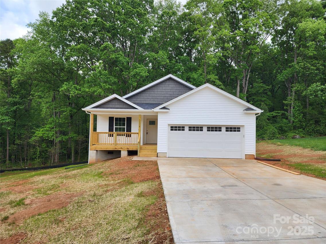 2514 Oak Valley Ln. #4 & 5, Maiden, NC 28650