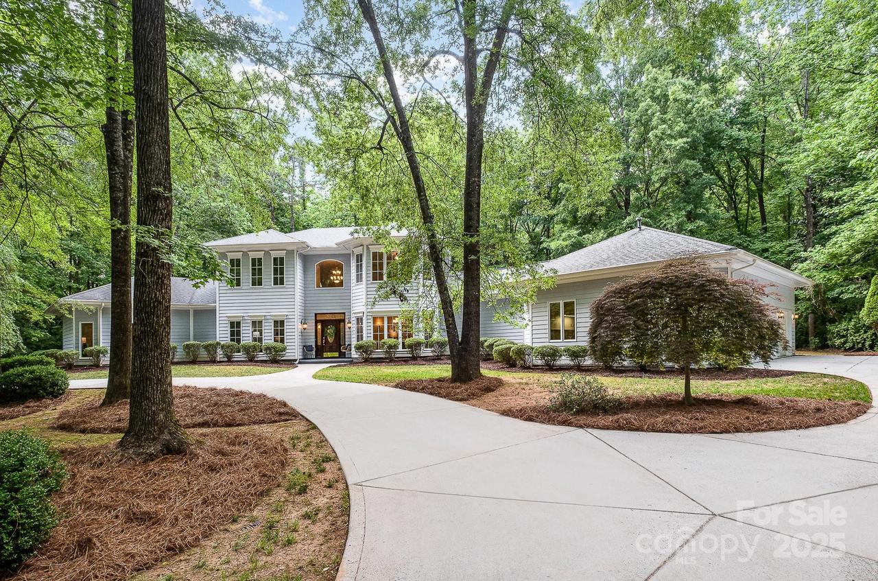 6868 St Peters Ln., Matthews, NC 28105