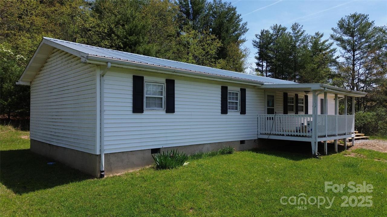 355 Round Knob Church Rd., West Jefferson, NC 28694