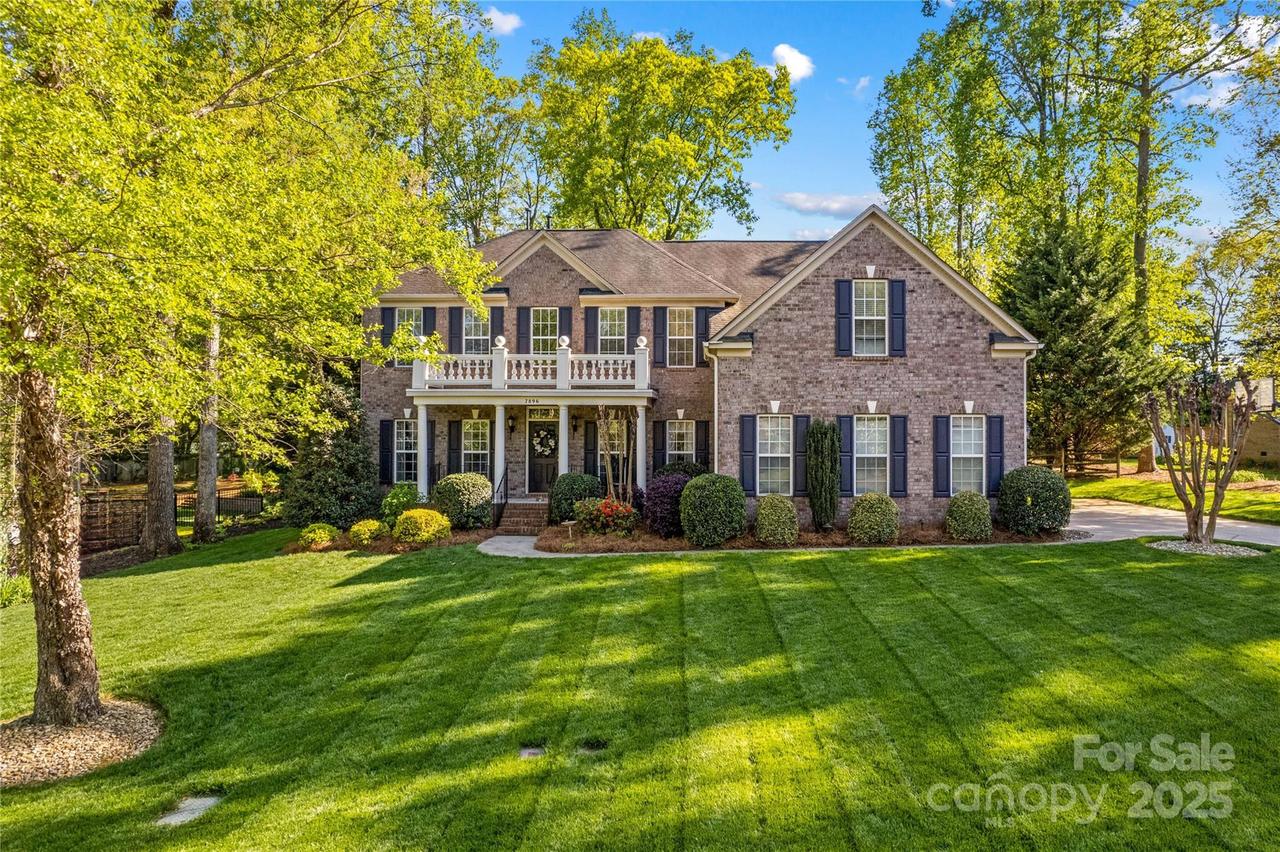 7896 Harbor Master Ct., Denver, NC 28037