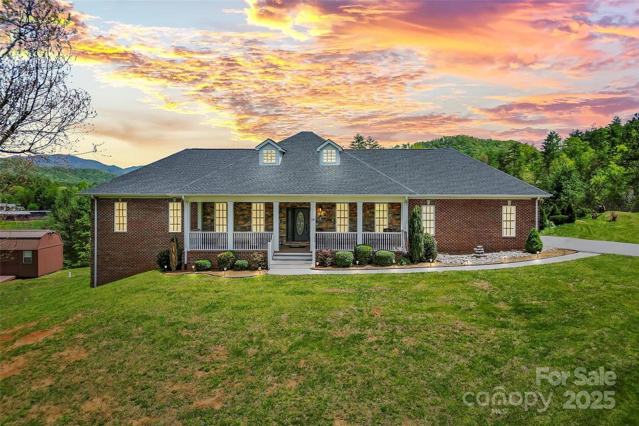 26 Willie Ln., Weaverville, NC 28787