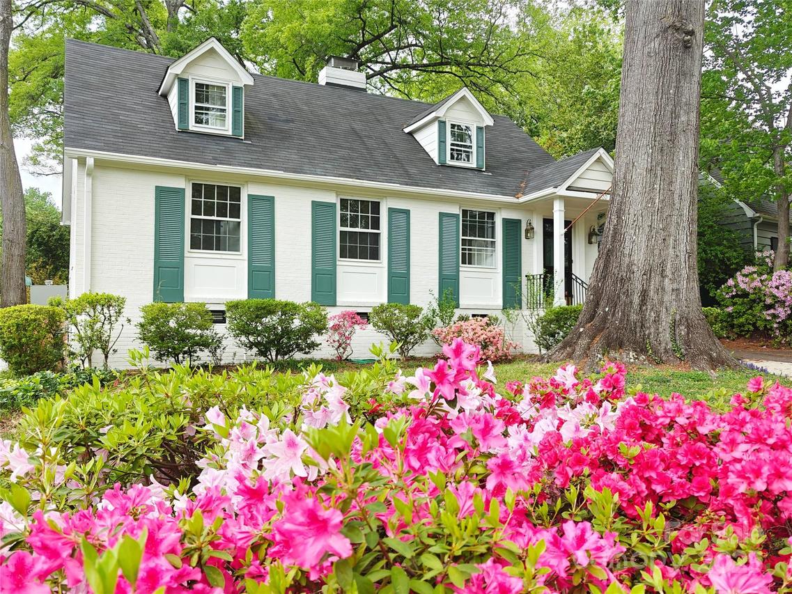 3020 Hampton Ave., Charlotte, NC 28207