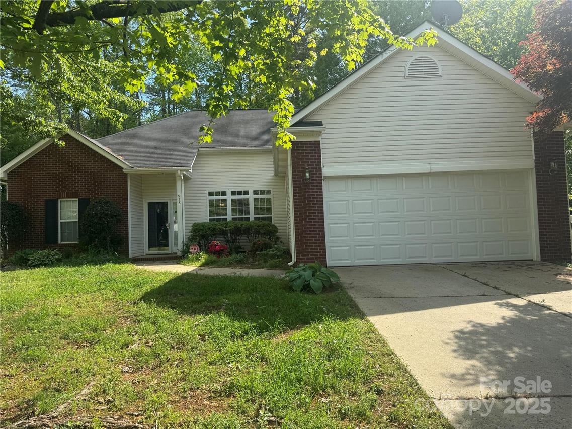 978 Stinson Glen Ln., Charlotte, NC 28214