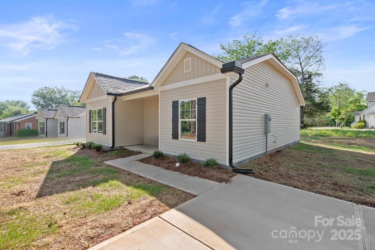 2405 Shaw Ave., Gastonia, NC 28054