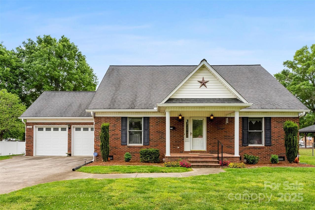 102 Sussex Ave., Cherryville, NC 28021