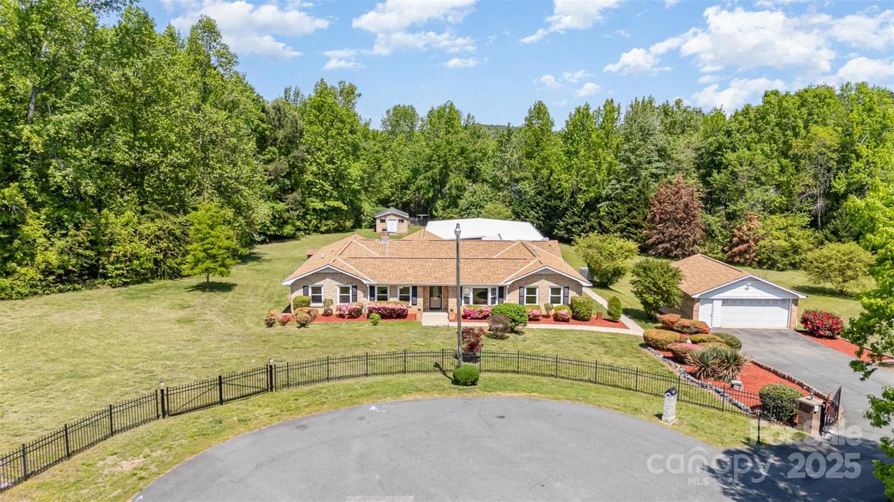 14834 Pawnee Tr., Matthews, NC 28104