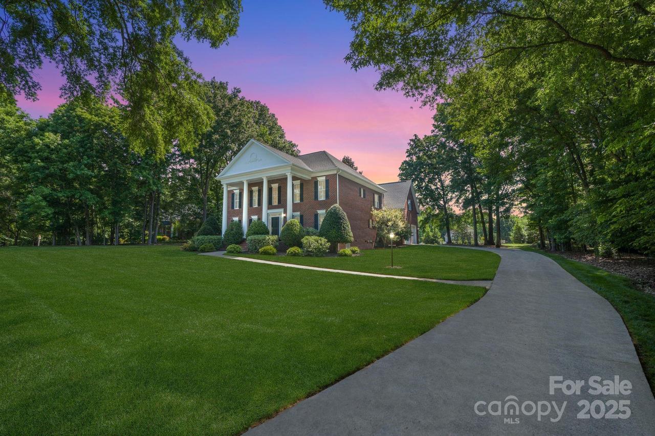 1721 White Pond Ln., Waxhaw, NC 28173