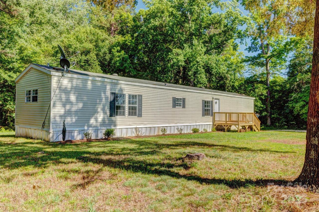 126 Racine Dr., Cherryville, NC 28021