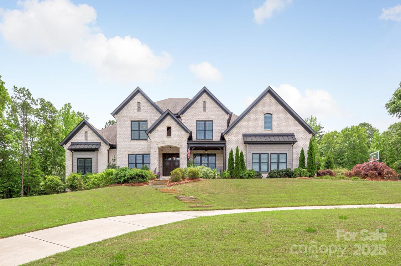 1045 Spyglass Ln., Waxhaw, NC 28173